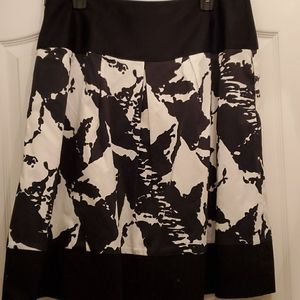 Skirt White & Black, size L
